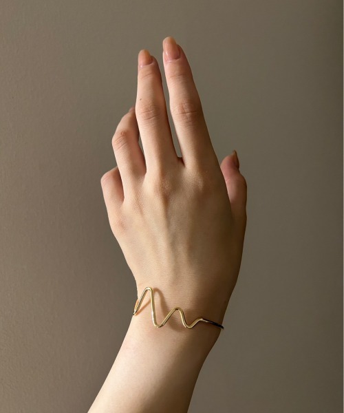 ciite'（シーテ）の「ウェーヴィー ブレスレット（ブレスレット・レディース・ゴールド/シルバー・FREE）」の9枚目の写真