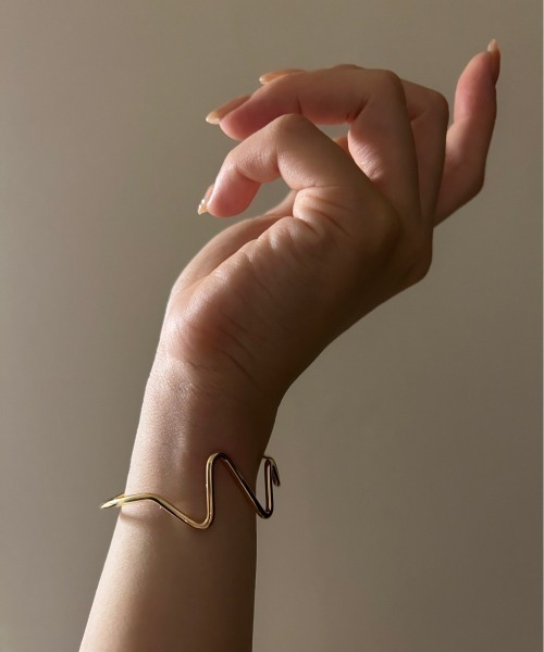 ciite'（シーテ）の「ウェーヴィー ブレスレット（ブレスレット・レディース・ゴールド/シルバー・FREE）」の11枚目の写真