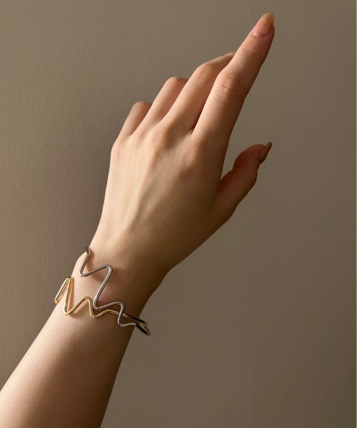 ciite'（シーテ）の「ウェーヴィー ブレスレット（ブレスレット・レディース・ゴールド/シルバー・FREE）」の17枚目の写真