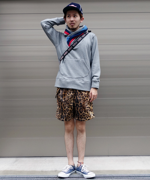 激レア PEACE888BUTTERFLY 異世界 ショートパンツ カラフル 激レア PEACE888BUTTERFLY 異世界 ショートパンツ カラフル