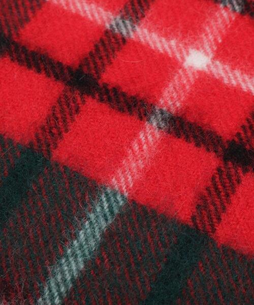 Johnstons of Elgin（ジョンストンズオブエルガン）の「Johnstons of Elgin（ジョンストンズ オブ エルガン）中判チェックカシミヤストール（ストール/ショール・レディース・ブラック系1/レッド系3・00）」の4枚目の写真
