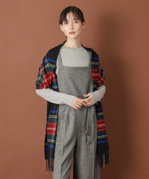 Johnstons of Elgin（ジョンストンズオブエルガン）の「Johnstons of Elgin（ジョンストンズ オブ エルガン）中判チェックカシミヤストール（ストール/ショール・レディース・ブラック系1/レッド系3・00）」の10枚目の写真