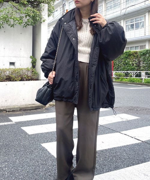 AS KNOW AS plus(アズノゥアズプラス)の「◇スタンドカラー ドロスト付き ミドル丈 リバーシブル キルティング中綿ブルゾン(ブルゾン・レディース・ブラック/アイボリー/ライトカーキ/カーキ・FREE)」の18枚目の写真