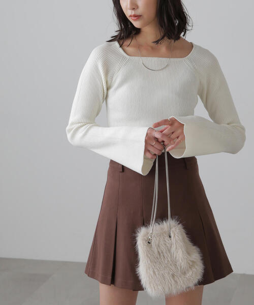 FREE'S MART(フリーズマート)の「◆スクエアネック袖フレアニット(ニット/セーター・レディース・ブルー/ブラック/ホワイト/レッド・FREE)」の18枚目の写真