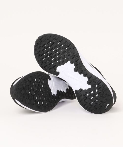 NIKE（ナイキ）の「【NIKE】ナイキ REVOLUTION 7 EASY ON（レボリューション7 イージーオン）FQ4112（スニーカー・メンズ・ブラック×ホワイト・25.5cm/26.0cm/26.5cm/27.0cm/27.5cm/28.0cm/29.0cm/25.0cm）」の3枚目の写真