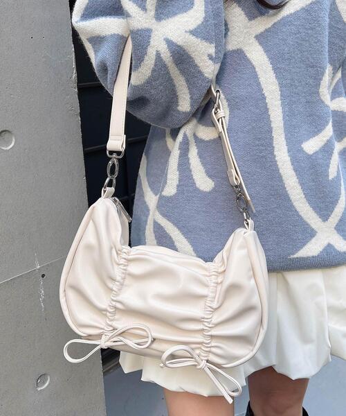 INGNI(イング)の「リボンギャザーショルダーバッグ(ハンドバッグ・レディース・アイボリー/ブラック/シルバー・ONE SIZE)」の19枚目の写真