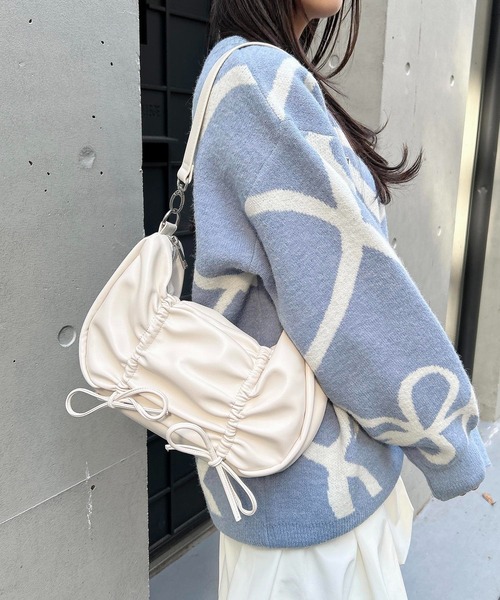 INGNI(イング)の「リボンギャザーショルダーバッグ(ハンドバッグ・レディース・アイボリー/ブラック/シルバー・ONE SIZE)」の20枚目の写真