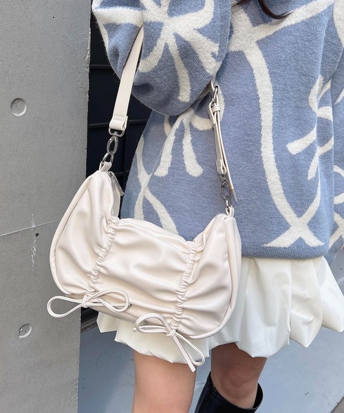 INGNI(イング)の「リボンギャザーショルダーバッグ(ハンドバッグ・レディース・アイボリー/ブラック/シルバー・ONE SIZE)」の21枚目の写真
