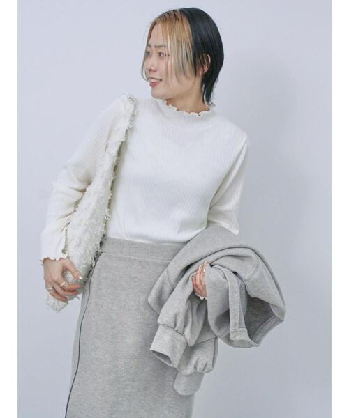 Samansa Mos2 blue(サマンサモスモスブルー)の「リブフリル衿ニットソー(Tシャツ/カットソー・レディース・ブラック/サックスブルー/オフホワイト・F)」の5枚目の写真