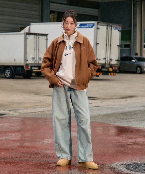 NIKE（ナイキ）の「ナイキ エア フォース 1 '07 ウィメンズシューズ / Nike Air Force 1 '07 Women's Shoes FZ7372-200 Flax（スニーカー・レディース・ウィート・22/22.5/23/23.5/24/24.5/25/25.5/26）」の3枚目の写真