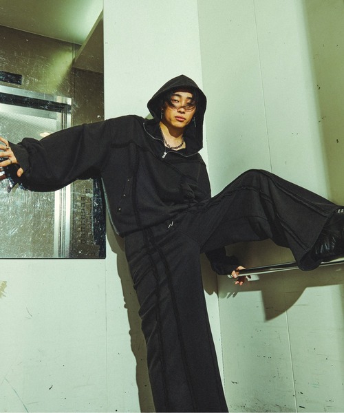 Ellno Loset（エルノロゼット）の「オーバーダイアノラックフーディ/SETUP対応（パーカー・メンズ・ブラック・MEDIUM/SMALL/LARGE）」の3枚目の写真