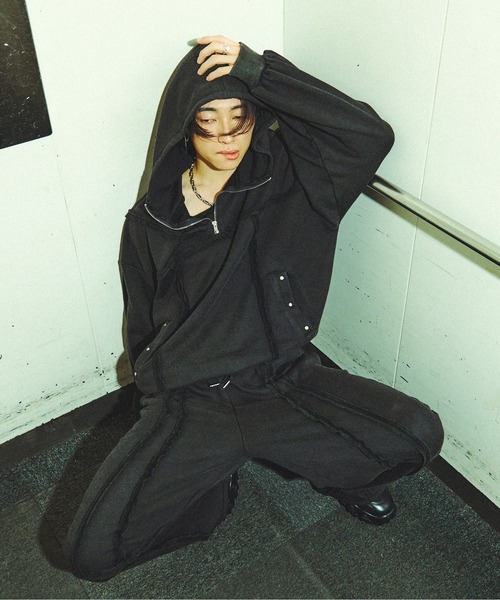 Ellno Loset（エルノロゼット）の「オーバーダイアノラックフーディ/SETUP対応（パーカー・メンズ・ブラック・MEDIUM/SMALL/LARGE）」の2枚目の写真