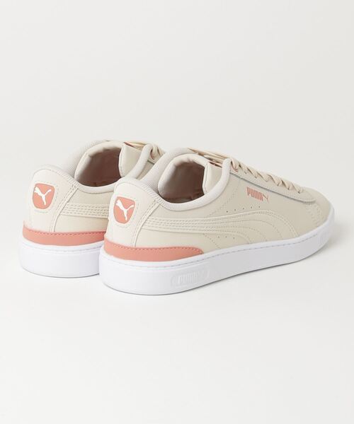 PUMA（プーマ）の「プーマ PUMA ビッキー V3 レザー_（スニーカー・レディース・ベージュ・23.0cm/23.5cm/24.0cm/24.5cm/25.0cm）」の2枚目の写真