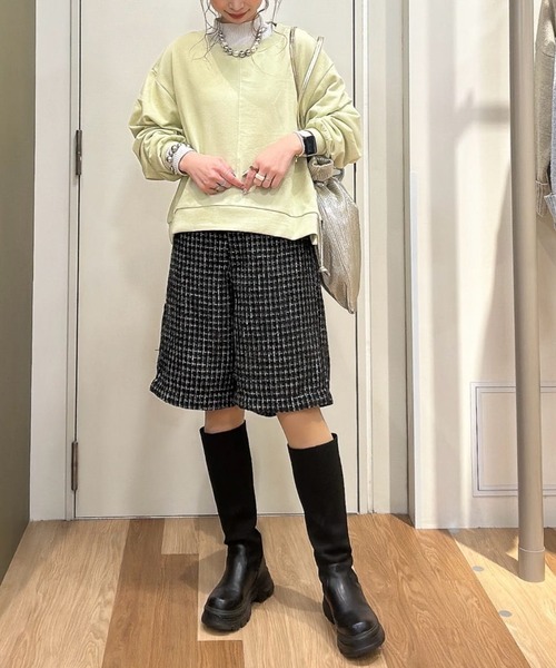 Green Parks(グリーンパークス)の「ショート丈ラメ裏毛ボートネックプルオーバー(スウェット・レディース・アイボリー/グリーン/グレー/イエロー/オレンジ・FREE)」の17枚目の写真