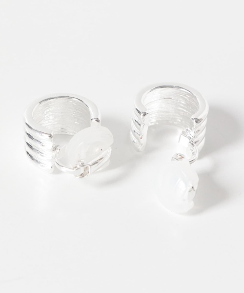 SMELLY（スメリー）の「トリプルフープイヤリング（イヤリング・レディース・シルバー・-）」の6枚目の写真