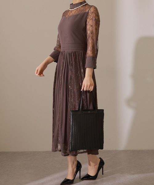 Lace Ladies(レースレディース)の「メタリック リボン付き 薄型 パーティー トートバッグ(クラッチバッグ・レディース・ベージュ/ブラック・FREE)」の5枚目の写真