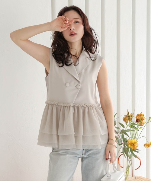 AMELY（エミリー）の「チュールドッキング テーラージレ（ベスト・レディース・ブラウン/ブラック/ベージュ・フリー）」の4枚目の写真