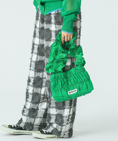 OUTDOOR PRODUCTS(アウトドアプロダクツ)の「(OUTDOOR PRODUCTS)STRIPE FRILL SHOULDER(ショルダーバッグ・レディース・グリーン/ブラック・ONE SIZE)」の3枚目の写真