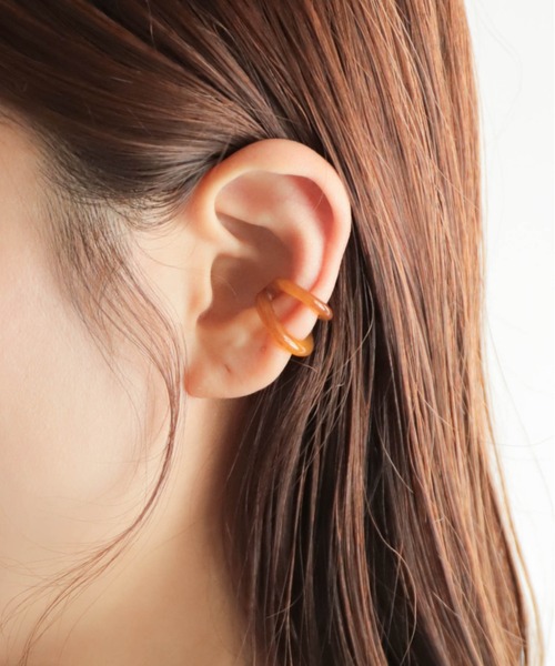 rapiecage（ラピエサージュ）の「Wラインアクリルイヤカフ（イヤーカフ・レディース・ベージュ/ブラウン・FREE）」の3枚目の写真