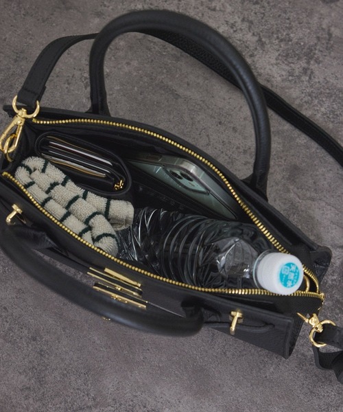 AULENTTI(オウレンティ)の「【AULENTTI(オーレンティ)】TOTE BAG SMALL(トートバッグ・レディース・ブラック/ダークブラウン・FREE)」の16枚目の写真