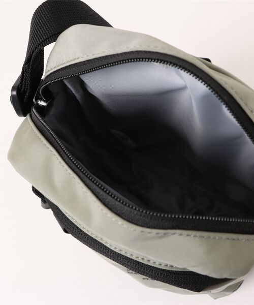 Dickies(ディッキーズ)の「Dickies / DK TEXT LOGO QUICK SHOULDER BAG / 80976900(ショルダーバッグ・レディース・ライトブラウン/グレー/チャコールグレー/ブラック・ONESIZE)」の11枚目の写真