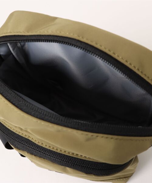 Dickies(ディッキーズ)の「Dickies / DK TEXT LOGO QUICK SHOULDER BAG / 80976900(ショルダーバッグ・レディース・ライトブラウン/グレー/チャコールグレー/ブラック・ONESIZE)」の12枚目の写真