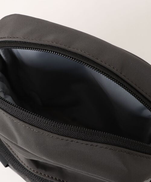 Dickies(ディッキーズ)の「Dickies / DK TEXT LOGO QUICK SHOULDER BAG / 80976900(ショルダーバッグ・レディース・ライトブラウン/グレー/チャコールグレー/ブラック・ONESIZE)」の13枚目の写真