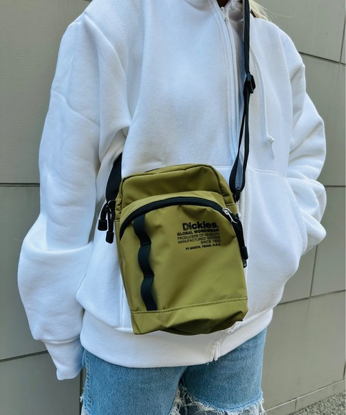 Dickies(ディッキーズ)の「Dickies / DK TEXT LOGO QUICK SHOULDER BAG / 80976900(ショルダーバッグ・レディース・ライトブラウン/グレー/チャコールグレー/ブラック・ONESIZE)」の7枚目の写真