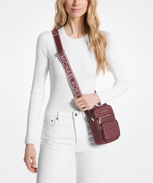 MICHAEL KORS(マイケルコース)の「JET SET ITEM メタリック ロゴ ジャカード クロスボディ ミディアム(ショルダーバッグ・レディース・レッド系その他・FREE)」の6枚目の写真