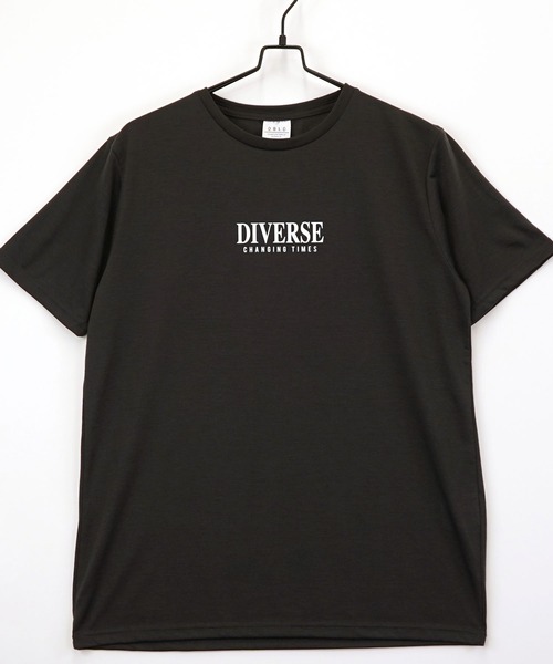 BAYBLO(ベイブロ)の「(GV)ミニロゴTシャツ 吸水速乾 UVカット(Tシャツ/カットソー・メンズ・オフホワイト/ブルー/ブラック系その他3/オリーブ/ブラック/グレイッシュベージュ/ブラック系その他2/サーモンピンク/ホワイト/スミクロ/ネイビー/ミント・M/L/LL)」の5枚目の写真