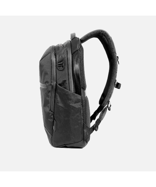 Aer（エアー）の「AER　City Pack 2 X-Pac　/　AER-29059（バックパック/リュック・メンズ・ブラック・FREE）」の4枚目の写真