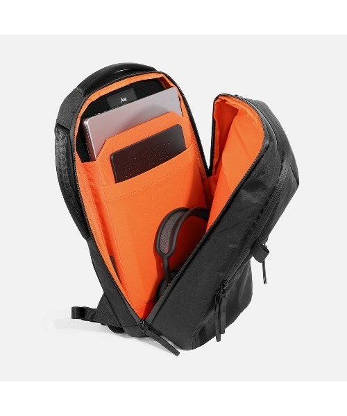 Aer（エアー）の「AER　City Pack 2 X-Pac　/　AER-29059（バックパック/リュック・メンズ・ブラック・FREE）」の8枚目の写真