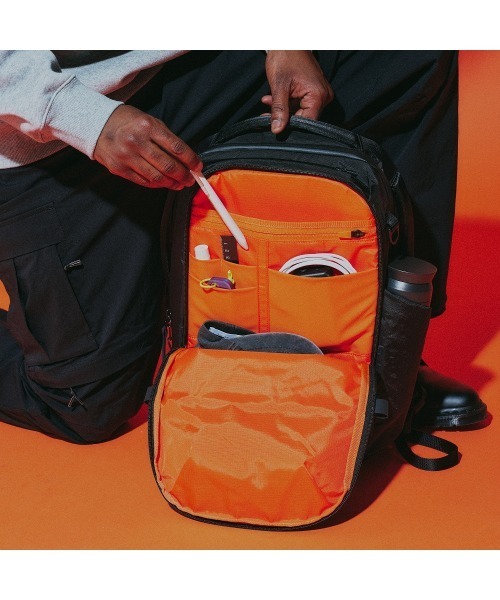 Aer（エアー）の「AER　City Pack 2 X-Pac　/　AER-29059（バックパック/リュック・メンズ・ブラック・FREE）」の20枚目の写真