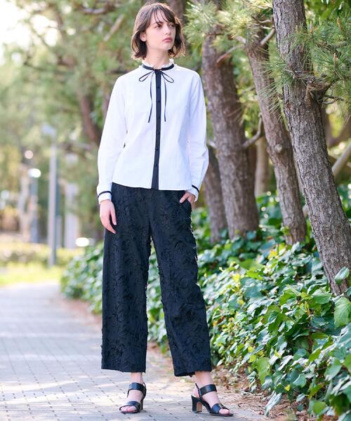 DRESSTERIOR（ドレステリア）の「◆【洗える/コットン】フリルネックツイルブラウス（シャツ/ブラウス・レディース・ホワイト・38/36/34）」の3枚目の写真