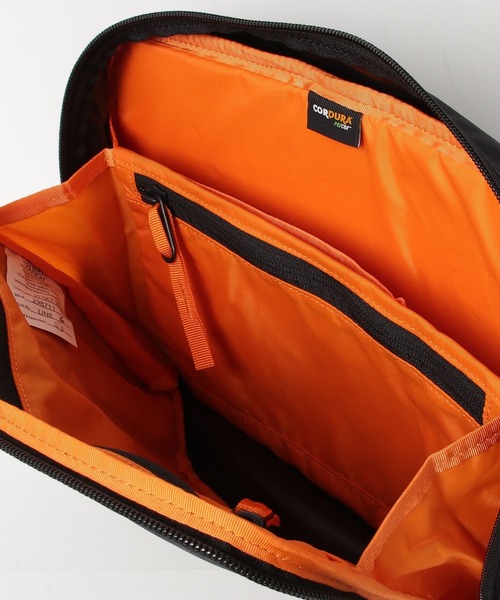 MYSTERY RANCH（ミステリーランチ）の「MYSTERY RANCH/ミステリーランチ/DISTRICT 8/ディストリクト 8/19761506（ショルダーバッグ・メンズ・ブラック・F）」の4枚目の写真