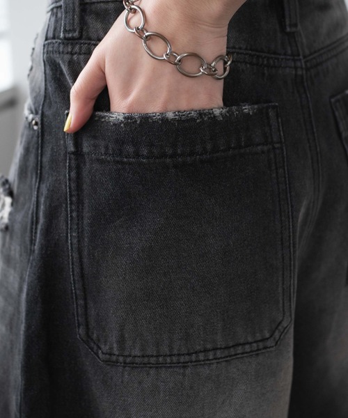 WEGO（ウィゴー）の「WEGO/ヴィンテージウォッシュダメージバギーハーフパンツ（デニムパンツ・レディース・ブラック/スカイブルー・MEDIUM/SMALL）」の3枚目の写真