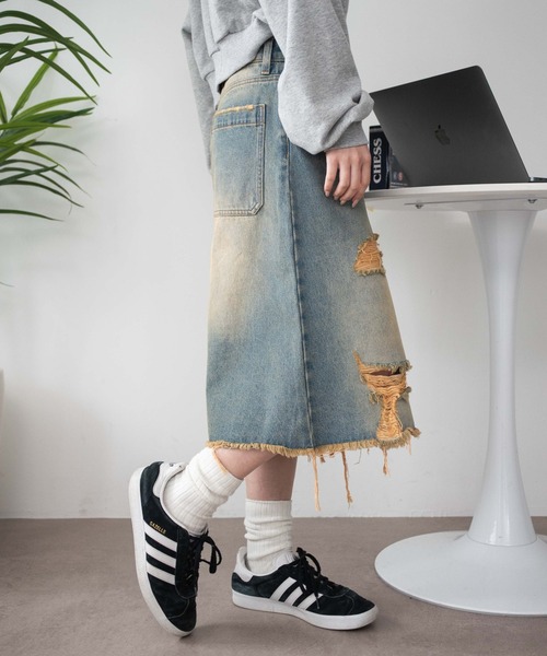 WEGO（ウィゴー）の「WEGO/ヴィンテージウォッシュダメージバギーハーフパンツ（デニムパンツ・レディース・ブラック/スカイブルー・MEDIUM/SMALL）」の10枚目の写真