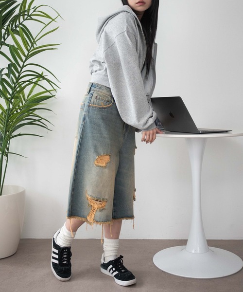 WEGO（ウィゴー）の「WEGO/ヴィンテージウォッシュダメージバギーハーフパンツ（デニムパンツ・レディース・ブラック/スカイブルー・MEDIUM/SMALL）」の12枚目の写真