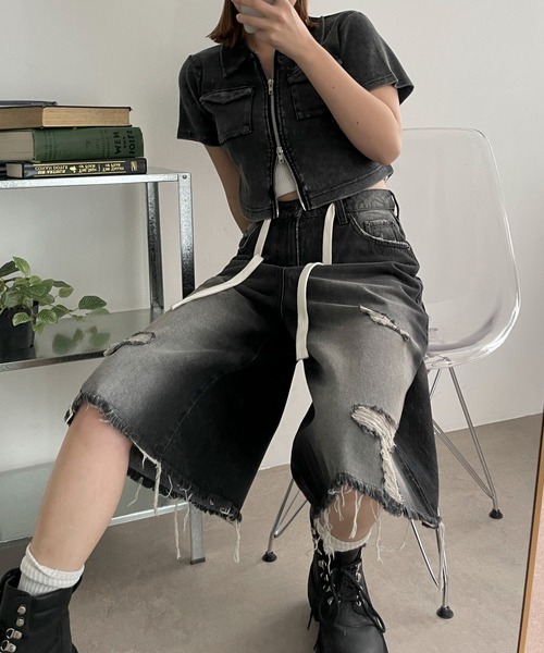 WEGO（ウィゴー）の「WEGO/ヴィンテージウォッシュダメージバギーハーフパンツ（デニムパンツ・レディース・ブラック/スカイブルー・MEDIUM/SMALL）」の9枚目の写真