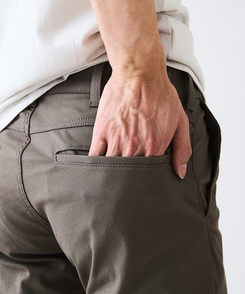 EDWIN（エドウィン）の「【EDWIN/エドウィン】JERSEYS COOLチノスリムストレート ジャージーズ 日本製（チノパンツ・メンズ・オリーブ/ブラック・X-LARGE/MEDIUM/SMALL/LARGE）」の2枚目の写真