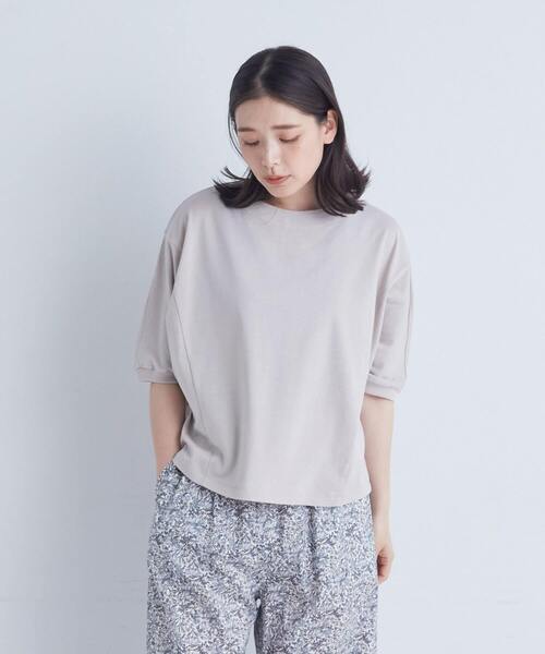 ADIEU TRISTESSE（アデュートリステス）の「オフボディシルエットTシャツ（Tシャツ/カットソー・レディース・ブルー/ブラック/ピンク/レッド/ベージュ・FREE）」の2枚目の写真