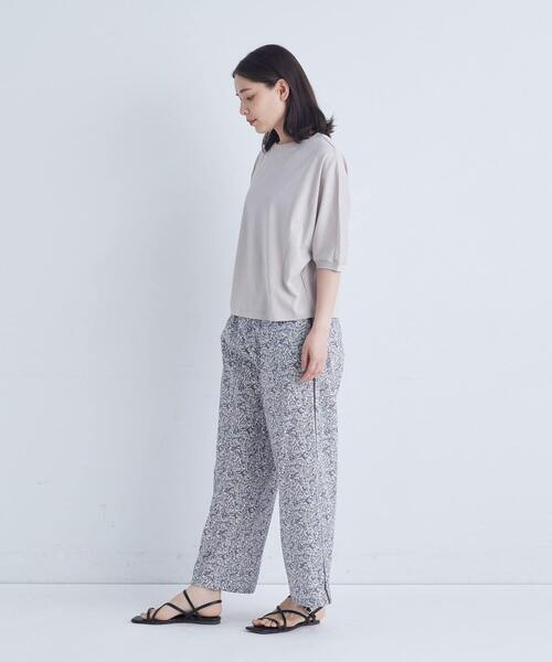 ADIEU TRISTESSE（アデュートリステス）の「オフボディシルエットTシャツ（Tシャツ/カットソー・レディース・ブルー/ブラック/ピンク/レッド/ベージュ・FREE）」の7枚目の写真