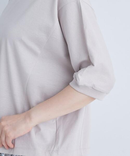 ADIEU TRISTESSE（アデュートリステス）の「オフボディシルエットTシャツ（Tシャツ/カットソー・レディース・ブルー/ブラック/ピンク/レッド/ベージュ・FREE）」の14枚目の写真