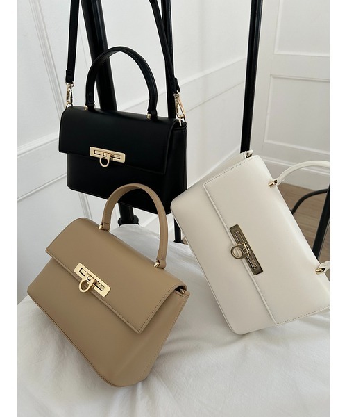 SNIDEL（スナイデル）の「フロントメタルフラップバッグ（ショルダーバッグ・レディース・ブラック/ホワイト/ベージュ・FREE）」の15枚目の写真