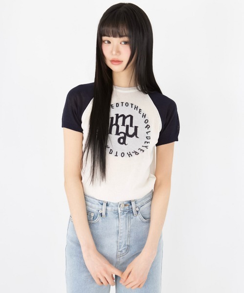 muahmuah(ムーアムーア)の「A'GEM/9 × .kom 『muah muah/ムーアムーア』 JACQUARD LOGO RAGLAN HALF KNIT/ジャカードロゴラグランハーフニット(Tシャツ/カットソー・レディース・ネイビー/カーキ・FREE)」の5枚目の写真