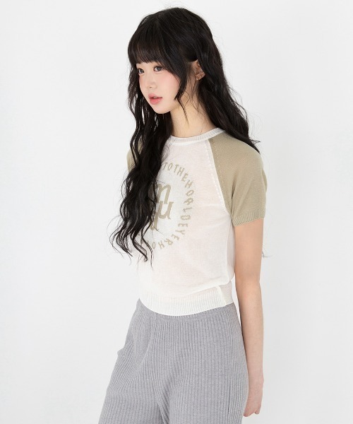 muahmuah(ムーアムーア)の「A'GEM/9 × .kom 『muah muah/ムーアムーア』 JACQUARD LOGO RAGLAN HALF KNIT/ジャカードロゴラグランハーフニット(Tシャツ/カットソー・レディース・ネイビー/カーキ・FREE)」の8枚目の写真