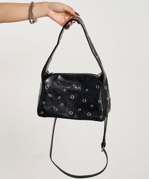 WHO'S WHO gallery(フーズフーギャラリー)の「【2way】ハトメショルダーバッグ(ショルダーバッグ・レディース・ブラック/オフホワイト/ブラウン・FREE)」の9枚目の写真