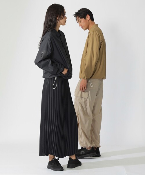 ECOALF（エコアルフ）の「ACT CLAIM コーチジャケット UNISEX 【日本限定】（ブルゾン・レディース・ベージュ系その他3/ブラック・L/M）」の3枚目の写真