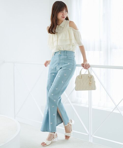 MAJESTIC LEGON(マジェスティックレゴン)の「バリエーションスリットデニム(デニムパンツ・レディース・ブルー系その他3/ブラック/ブルー・SMALL/MEDIUM/LARGE)」の15枚目の写真