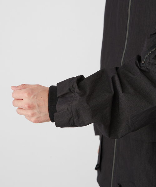 B.C STOCK（ベーセーストック）の「【Deux Allures/ドゥ アリュール】レザーカラー ショートブルゾン（ミリタリージャケット・メンズ・チャコールグレー/ブラウン・MEDIUM/LARGE）」の13枚目の写真